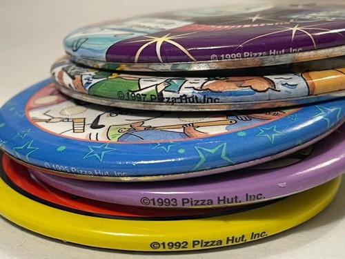 Lot 5 Vintage BOOK IT Button Pin PIZZA HUT Reading Club 1992  93 95 97 99 - Bild 8 von 8