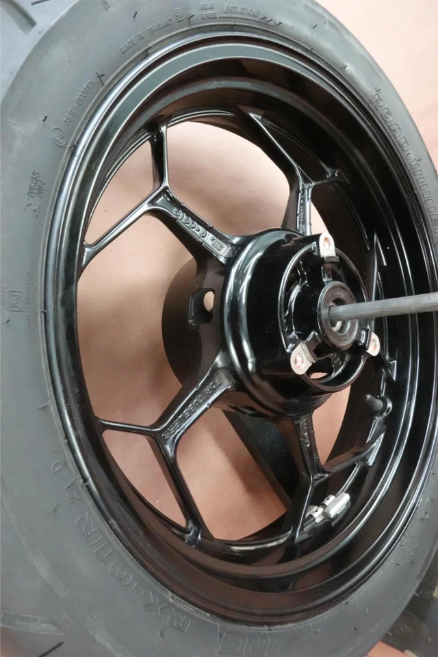 Llanta trasera IRC Road Winner Kawasaki Ninja EX300 EX 300 2013-2017 Foto 4 de 4