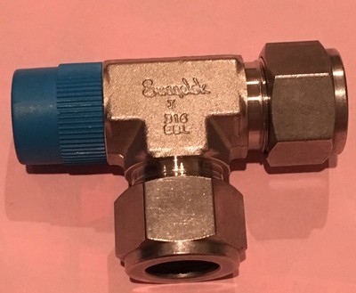 Brass Swagelok Tube Fitting, Union Tee, 7/8 in. Tube OD | Swagelok