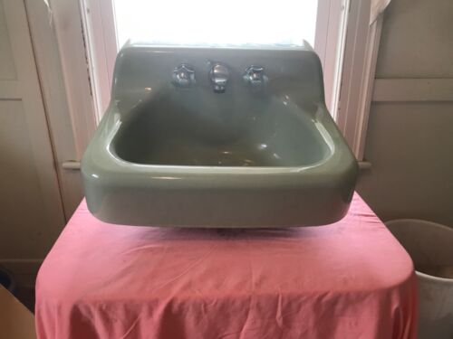 Vintage American Standard Green Bathroom Sink w/ Faucets in Very Good Condition