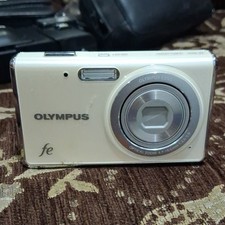 vtg Olympus FE-4020 Compact Digital Camera Silver 4MP 4x Zoom 2.7in USB