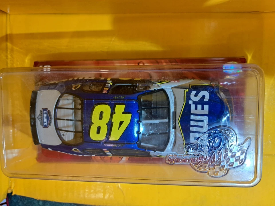 Winners Circle 2007 Lowes Jimmie Johnson 1/24 diecast Foto 3 de 4