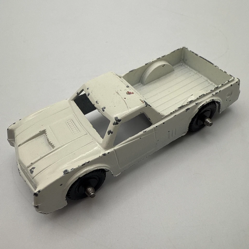 🚚 Vintage Midgetoy Pickup Truck – White Diecast Metal 1950s/60s USA 1:64 Scale - Image 2 of 4