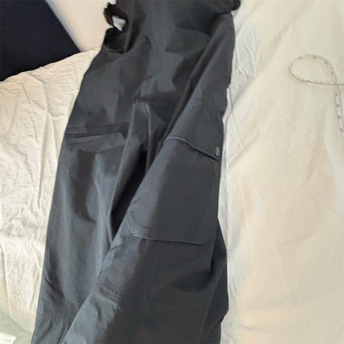 REI Co-op Kids Black Ski Snowboard Bib Pants Size 10-12 Winter, Adjustable - Picture 3 of 8
