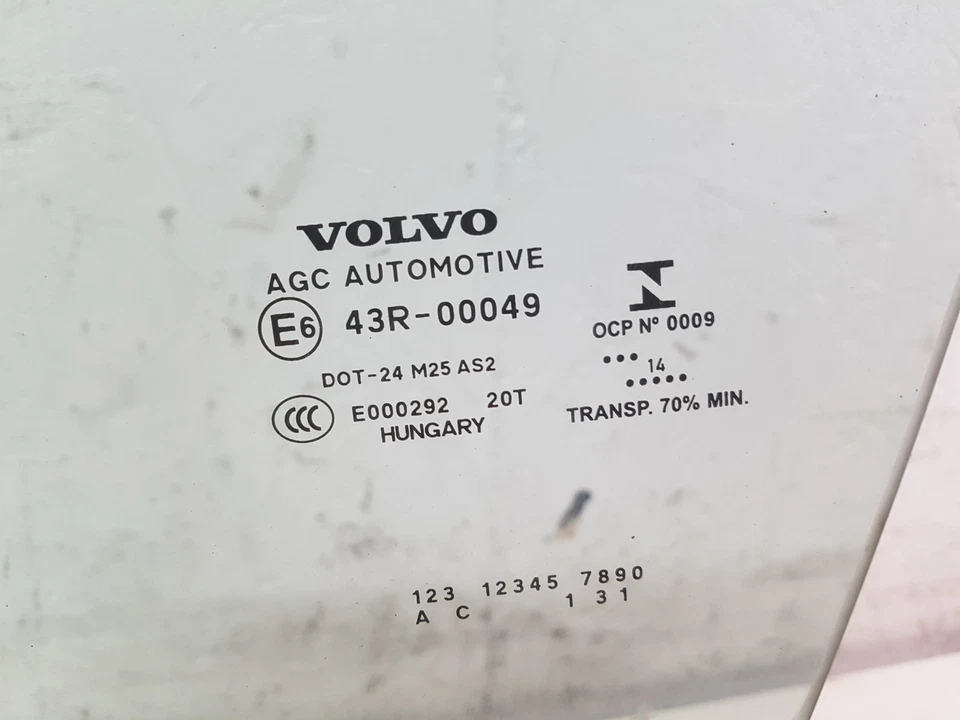 VENTANA PUERTA VOLVO V40 D3 R-DESIGN E5 5 DOHC (LADO DEL PASAJERO DELANTERO) 2012-2015 Foto 3 de 4