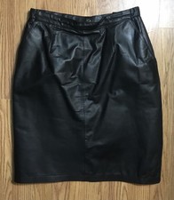 Vintage 80  s 100 Genuine Leather Skirt Jacqueline Ferrar Size 10 Black Pockets
