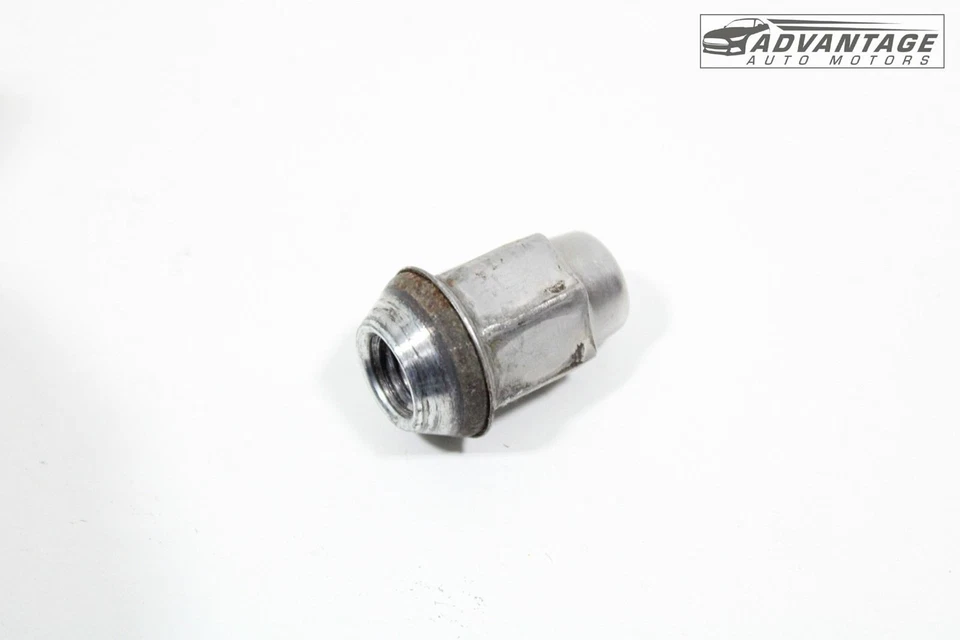 Chevrolet Equinox 2018-2021 juego de 20 pernos de tuerca de llanta izquierda o derecha OEM Foto 4 de 4