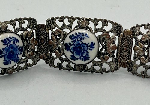 VTG 70”s Filagree Gold Tonne Blue Porcelain Bracelet 7.25” Painted Flowers
