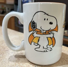 SNOOPY / PEANUTS GANG HALLOWEEN COFFEE MUG BY ZRIKE BRANDS VAMPIRE & FLYING ACE