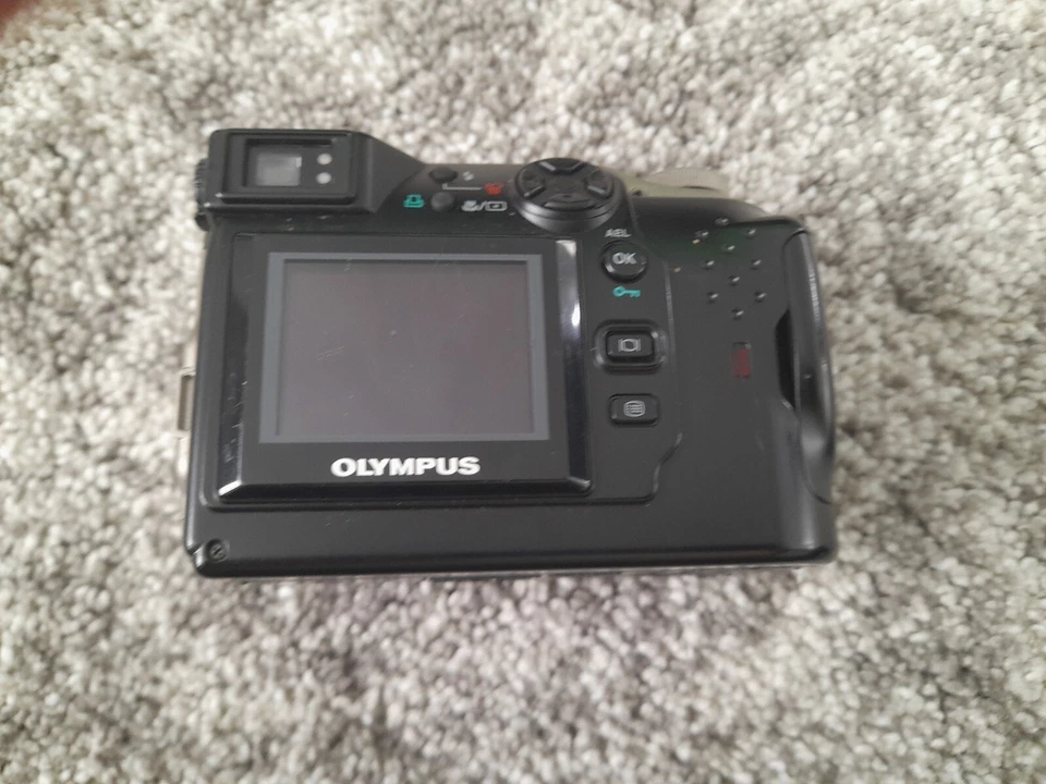 Olympus Camedia C-2040 Digital Zoom Photo Camera 2.1MP. Used Condition - Image 2 of 2