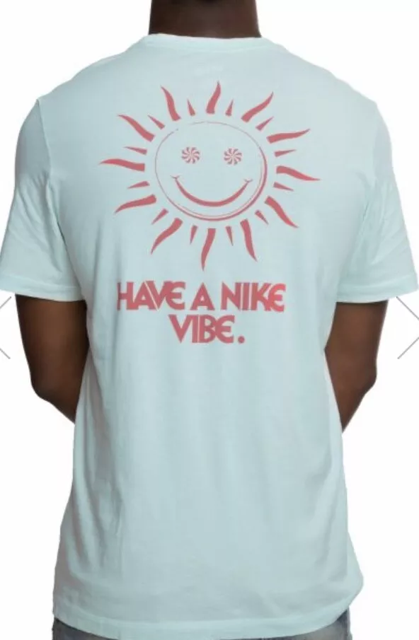 Pink have a hotsell nike day shirt