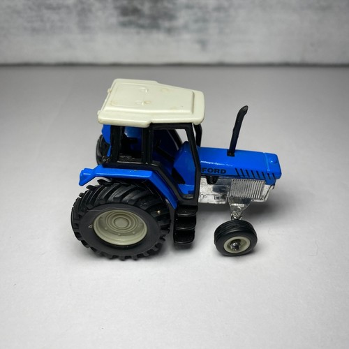 Maisto 1/64 Scale Ford Farm Toy Tractor Blue With Sliver Chrome Mint Loose C146 - Picture 2 of 7