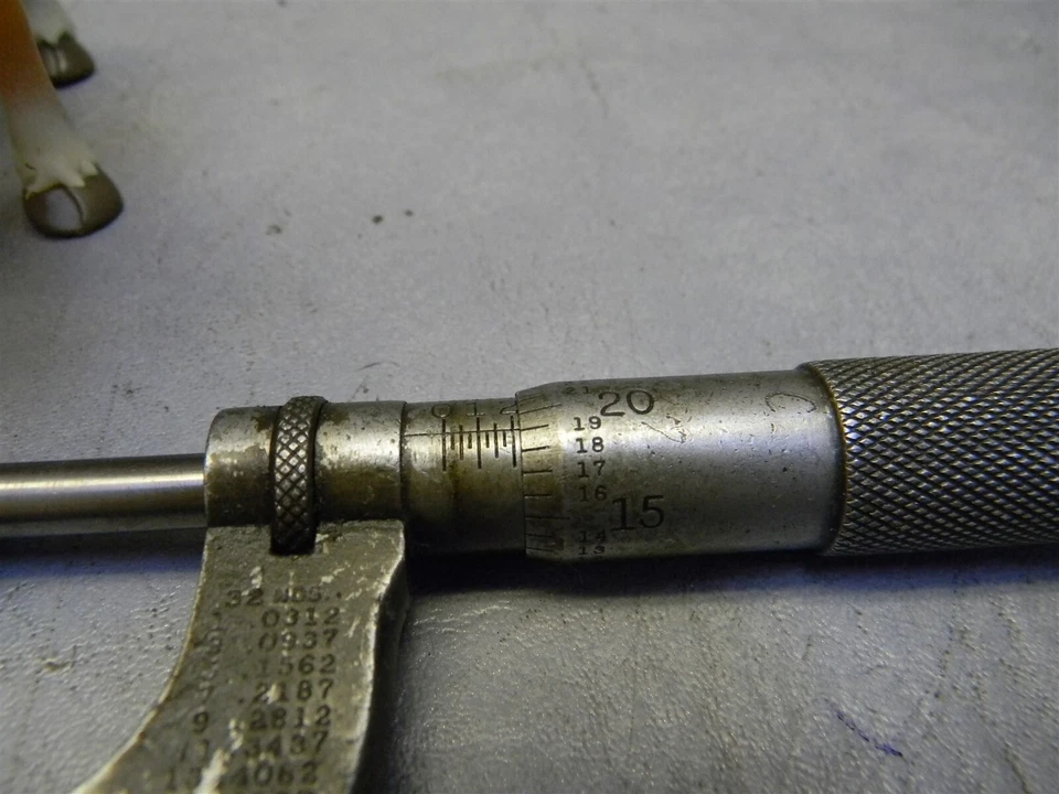 Medidor micrómetro de disco Starrett NO 256 0-1" Foto 3 de 4