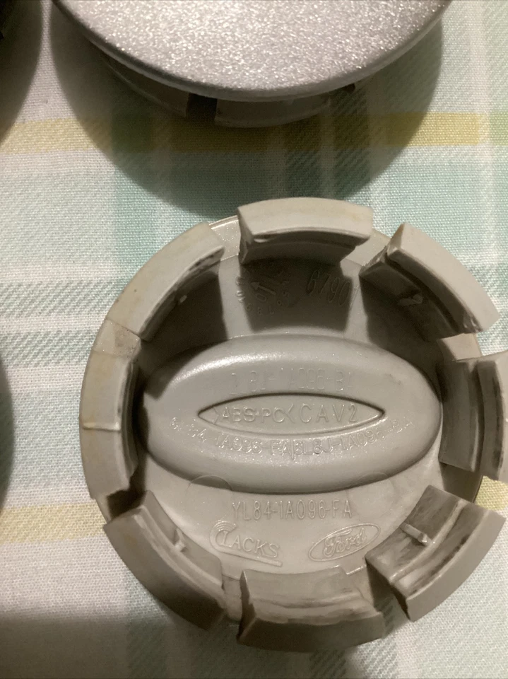 "Tapas centrales de llantas de aleación Ford Explorer Escape 2005 2011 YL84-1A096-FA 2-1/8""OD 54 mm" Foto 3 de 4