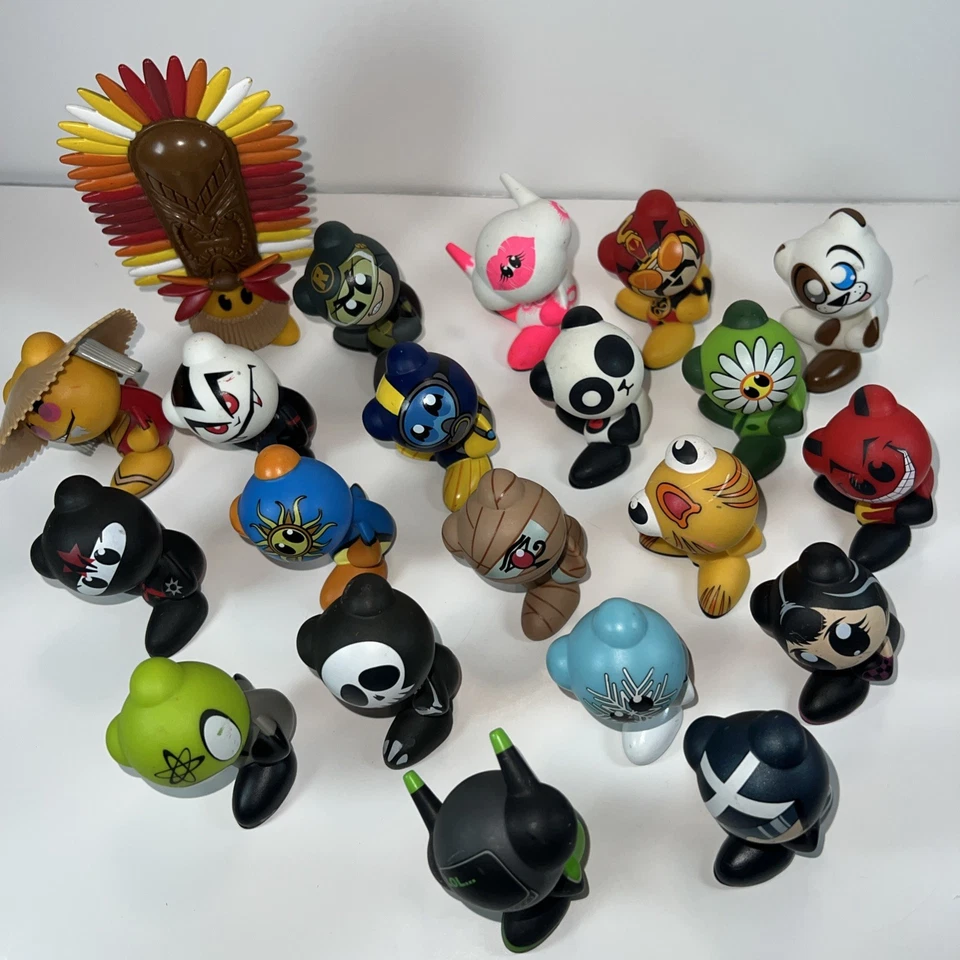 UB Funkey Funkies lotto di 21 figurine U.B. Funkeys Gioco Giocattolo Personaggi Assortiti Raro - Immagine 2 di 4