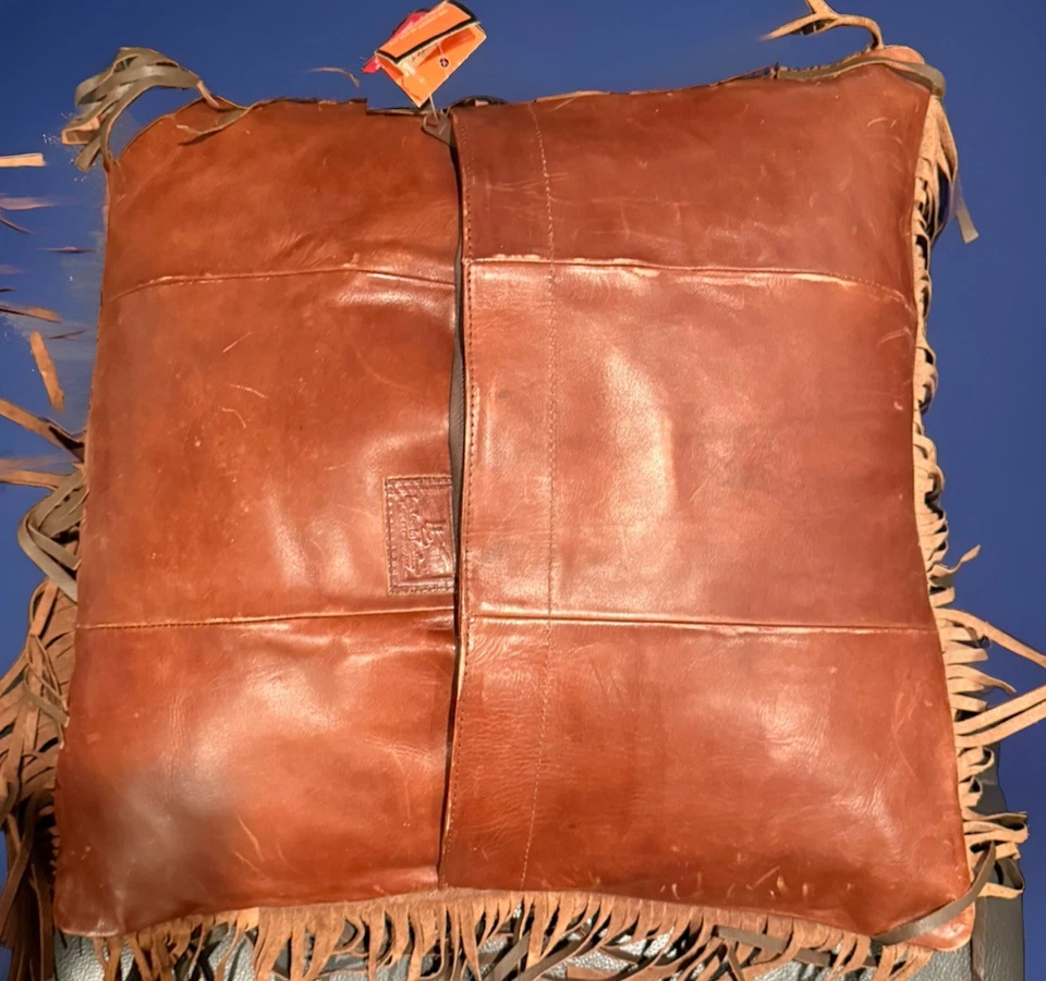 Винтажная кожаная наволочка вестерн с бахромой и бирками в коже 18X18 - Изображение 2 из 4