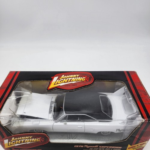 Johnny Lightning Limited Edition 1970 Plymouth Superbird White RARE 1:24 Scale - Picture 2 of 14