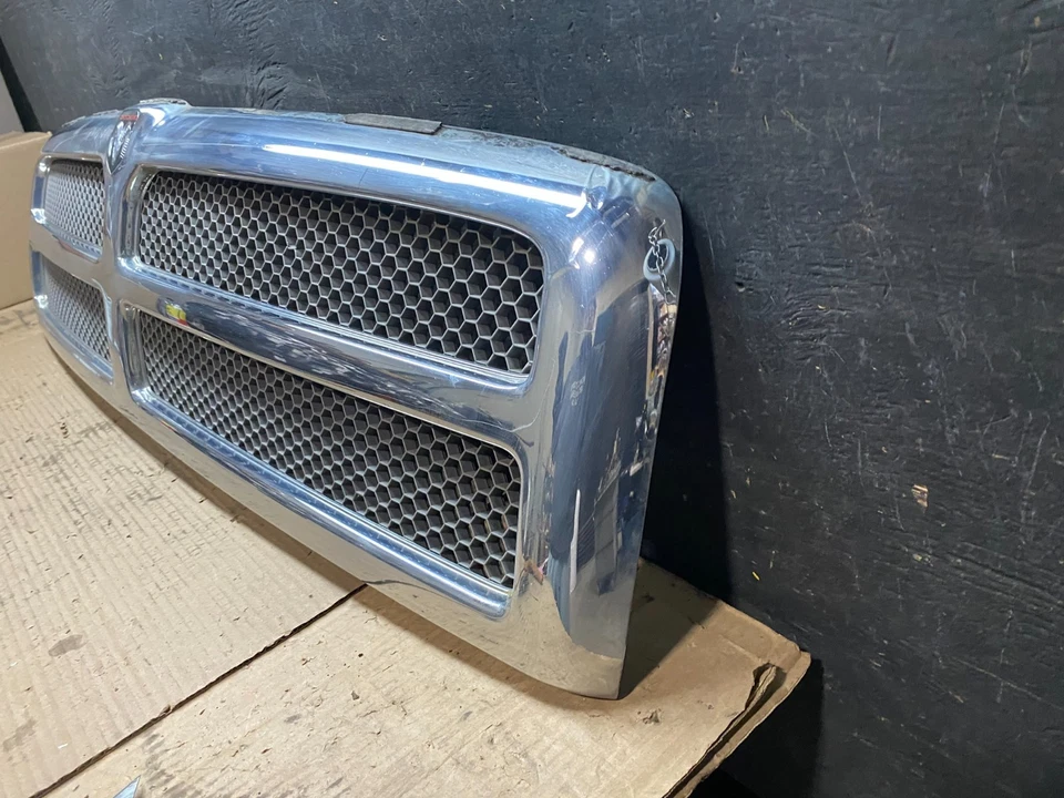 Dodge Ram 1500 1994 a 2001 parrilla delantera superior cromada V2537 DG Foto 2 de 4