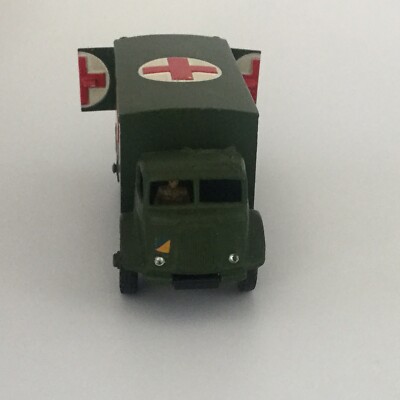 ミニカー DINKY TOYS ambulance militaire renault Dinky Toys, Renault Military Ambulance Version II Original