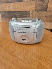 Radio: Am Fm Radio Cassette Player With Handle Battery Operating 