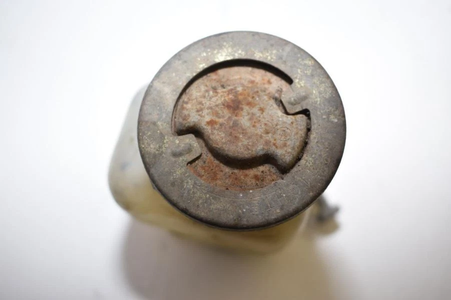 1977 DATSUN 280Z FAIRLADY Z REAR BRAKE MASTER CYLINDER RESERVOIR - Image 4 of 4