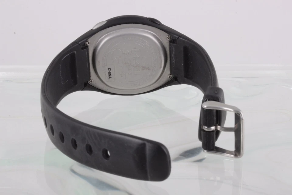 TIMEX 30M WR 1440 SPORTS INDIGLO RESIN BAND WRIST WATCH 8660 - Image 2 of 2