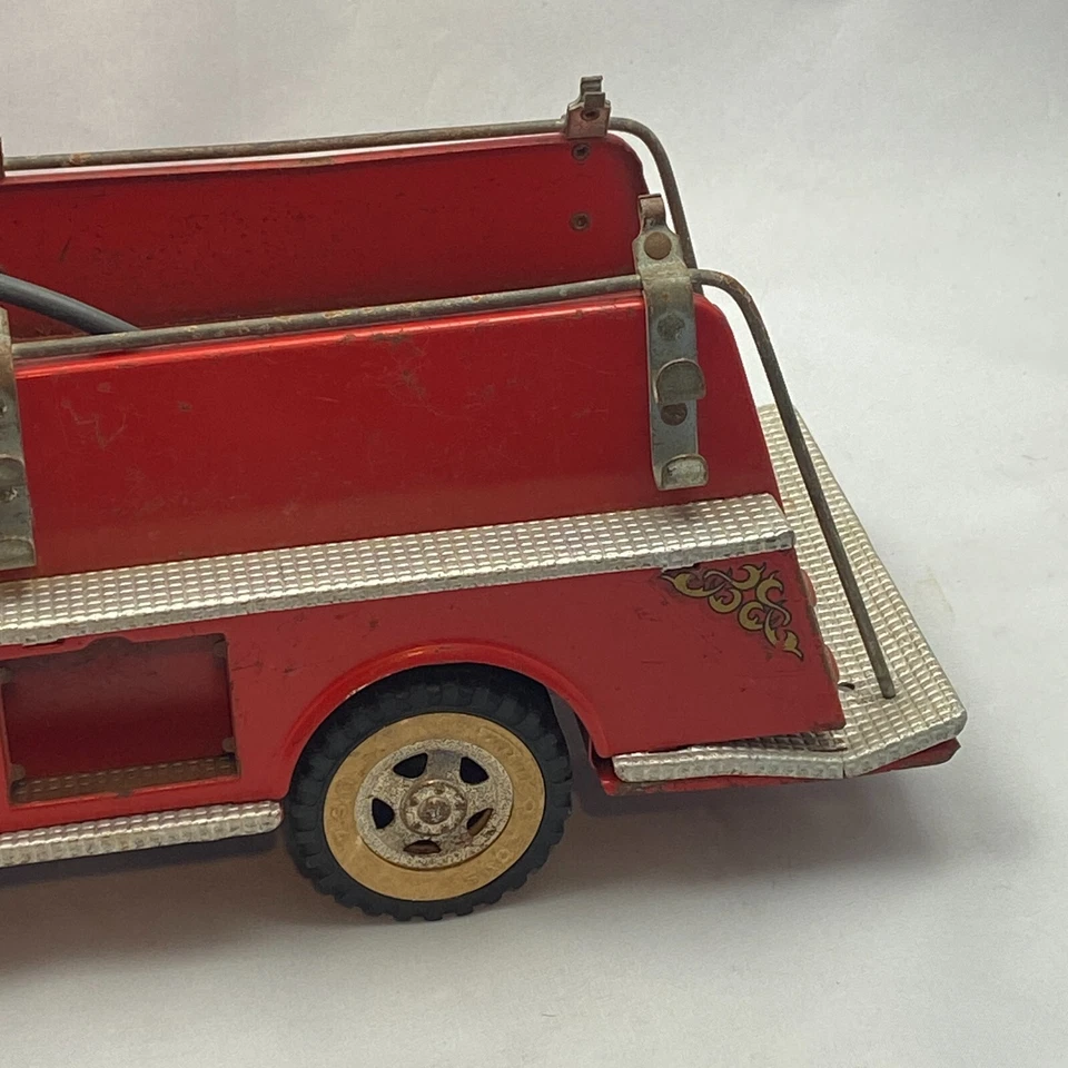 Camión de bomberos Tonka 1961 T.F.D. No. 5 BOMBA ROJA 17" ACERO PARQUES ESTATALES DE CALIFORNIA Foto 4 de 4