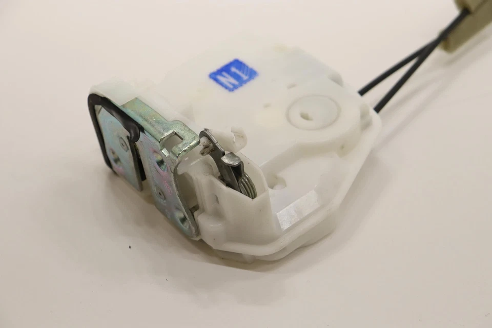 Actuador de bloqueo de pestillo de puerta delantera derecha 2014-2020 MITSUBISHI OUTLANDER OEM Foto 4 de 4