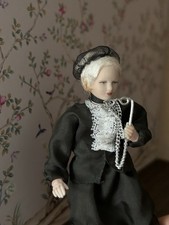 1:12 Dollhouse Miniature - Victorian Older Lady With Glasses 5 Inches Tall