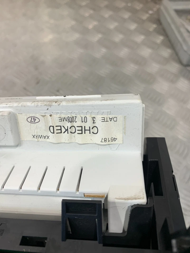 Renault Twingo 2009 velocímetro cuadro de instrumentos 8200833490 #2 Foto 3 de 4