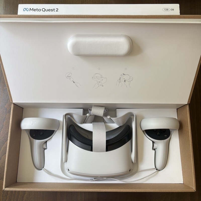Meta Quest 2 128GB VR Headset Complete in Original Box w/ Charger