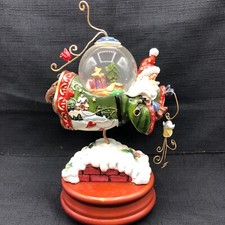 HOLIDAY SANTA MUSIC 3D Figure. Plays  We Wish You A Merry Christmas   Snowglobe