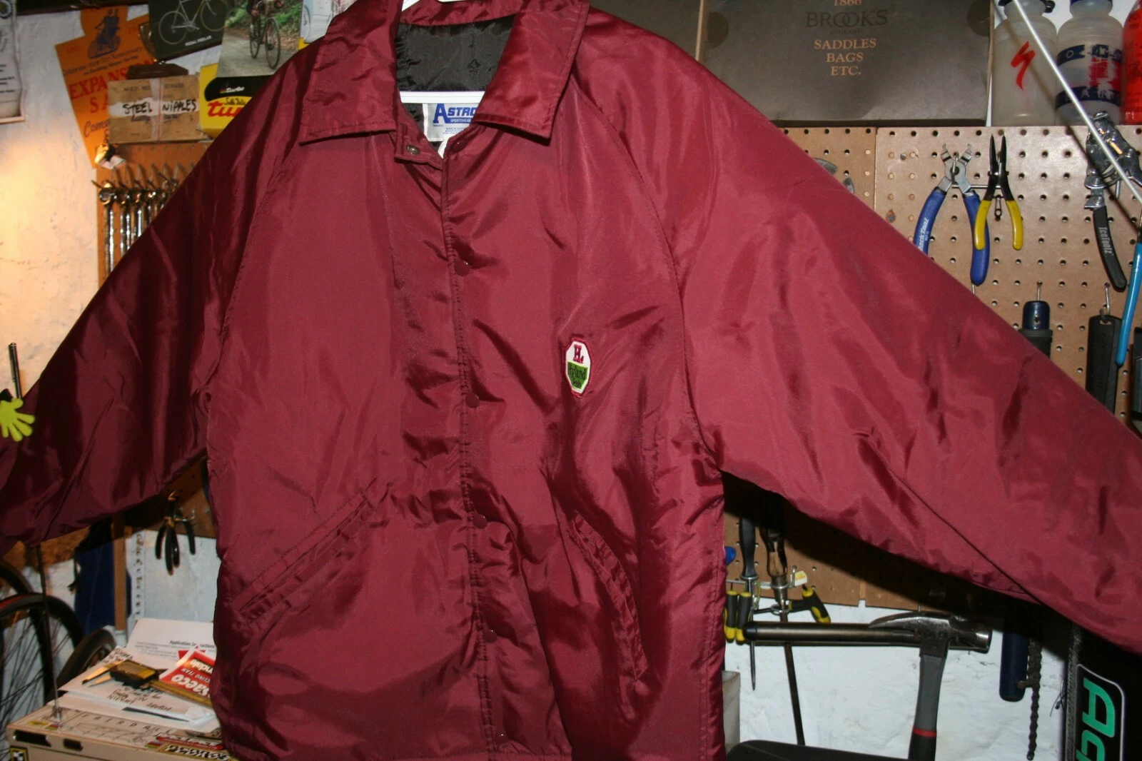 VINTAGE Hyland Seeds Bomber Jacket Windbreaker XL Burgundy
Opens in a new window or tab