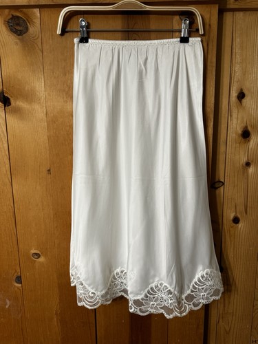 VTG CHRISTIAN DIOR Lingerie 25” HALF SLIP Lace Trim (tag M) W-26” XS PRISTINE - Picture 7 of 23