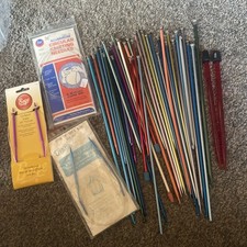 VINTAGE MIXED LOT OF VINTAGE KNITTING  CROCHET NEEDLES HOOKS  MISC BATES BOYE
