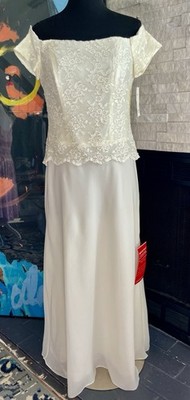NWT Cachet Vintage Off The Shoulder Lace Wedding Special Occasion Gown Size 6P 