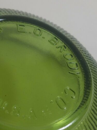 Vintage EO BRODY Co ciotola di vetro a coste verde Cleveland OH. Piatto caramelle made in USA - Foto 9 di 10