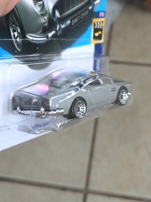 Hot Wheels Aston Martin DB5 – James Bond 007 Goldfinger Edition, Maßstab 1:64, Short Card