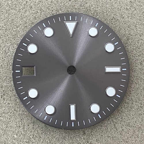 28.5MM 9o'clock Calendar Round Studs Green Luminous Watch Dial for NH35 Movement - Picture 4 of 12