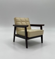 Silla MCM beige miniatura escala 1:24, muebles pequeños para casa de muñecas, mini cápsula juguete