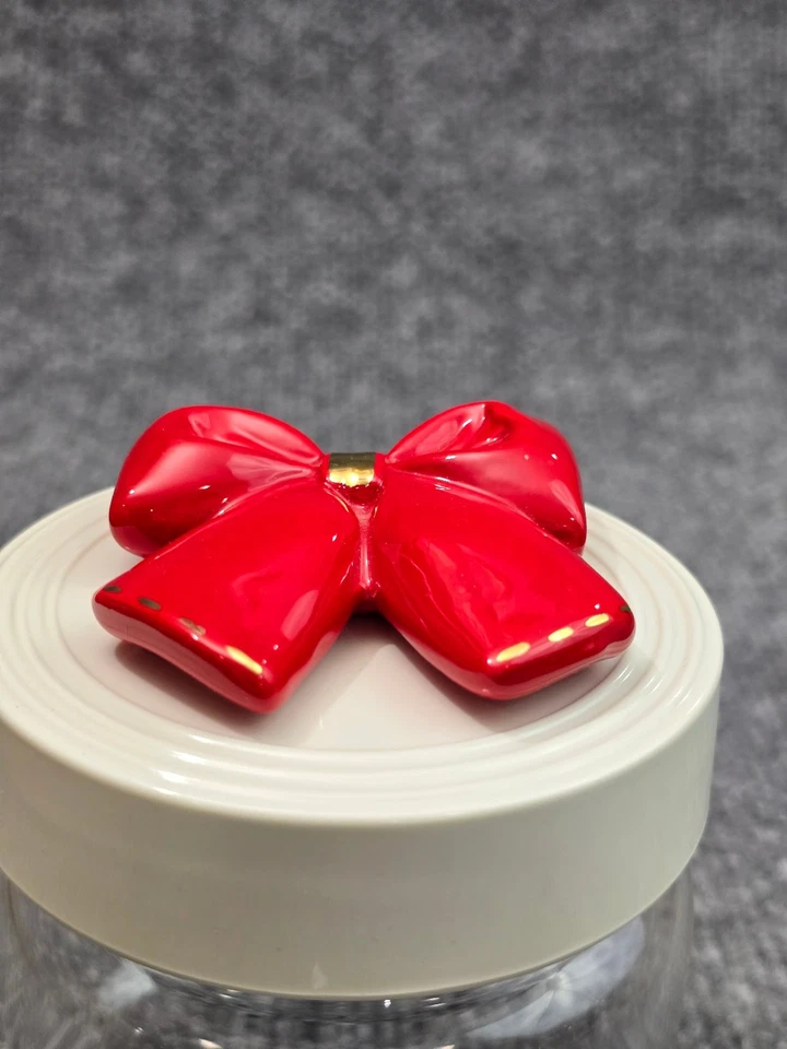 Nora Fleming Mini Wrap It Up A238 Red Bow - Image 2 of 4