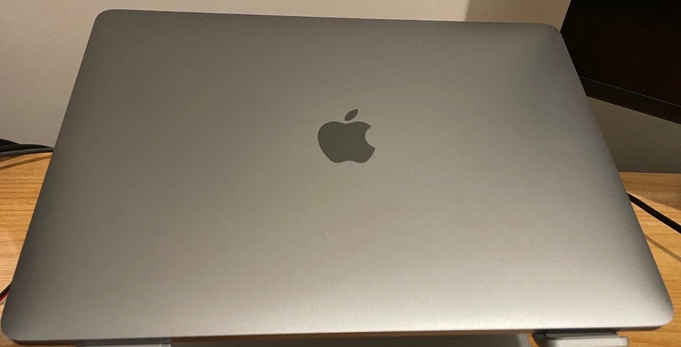 Apple MacBook Pro 13" 2018 · i5 · 16GB · 256GB, photo 1 of 5