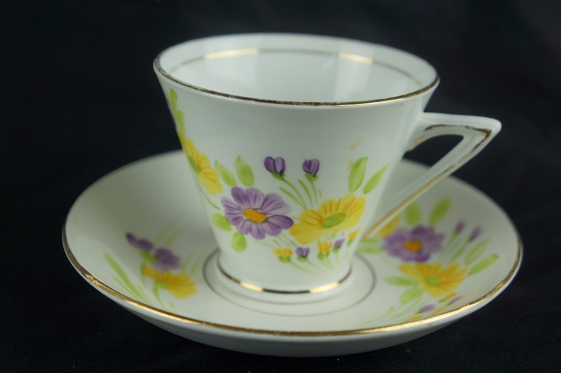 Vintage marked porcelain cup / saucer, English Phoenix China [Y7-W6-A8]