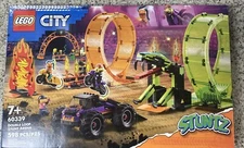 LEGO® City Stuntz Double Loop Stunt Arena 60339 (box Little Bit Dent It)