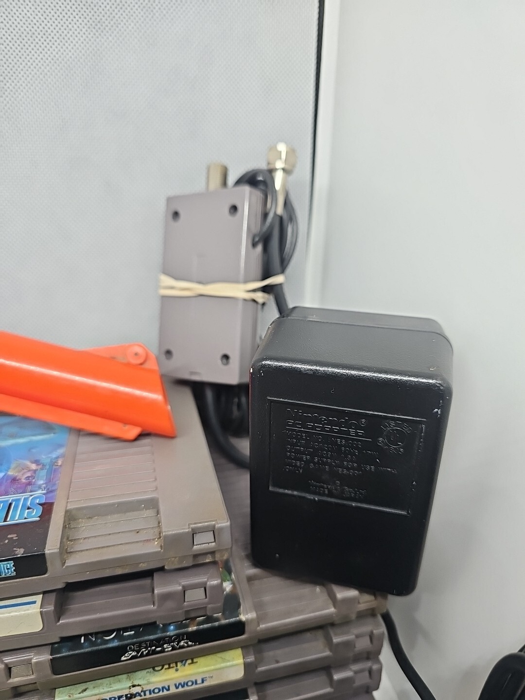 NES Top Loader Console Bundle 19 Games, Dogbone Cont, Zapper, OG Cont