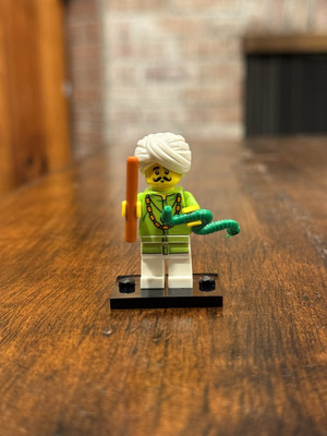 LEGO Series 13 Collectible Minifigures 71008 - Snake Charmer