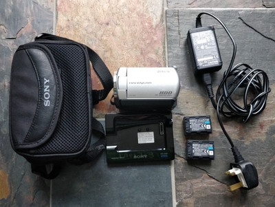 Sony Handycam DCR-SR32E 30GB HDD Digital Camcorder  & Bag Complete & Working