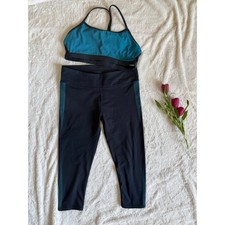Fabletics Sports Bra and Capri Legging Set Size Large