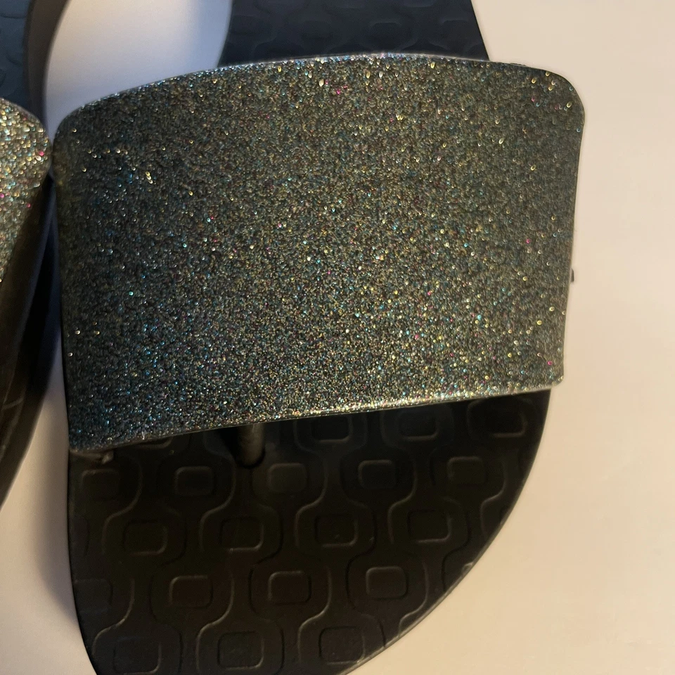 Шлепанцы Ipanema размер 8 черные блестящие блестящие темно-зеленые с полосками резиновые - Изображение 3 из 4