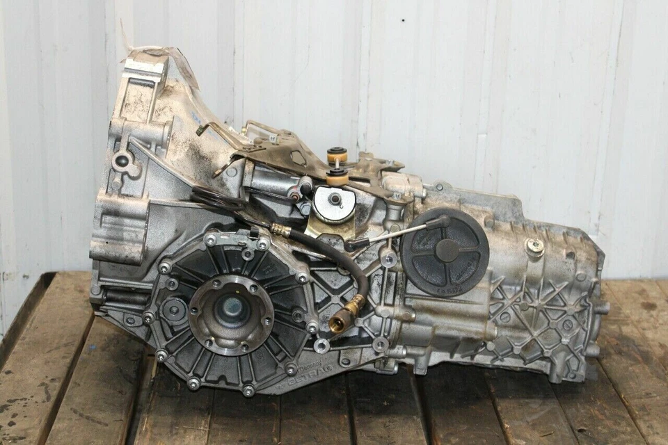 2005-2006 Porsche Boxster 3.2 6 Speed Transmission 98730001024 OEM Used Foto 2 de 4
